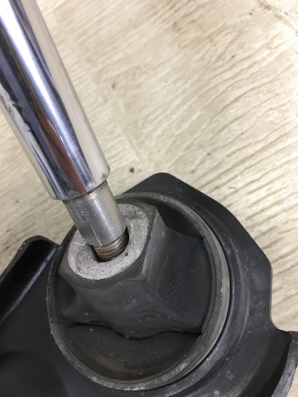 Рычаг передней подвески нижний правый RENEGADE (BU) 14- 2015 BU 2.4 ED6 Рычаг передней подвески нижний правый RENEGADE (BU) 14- 2015 BU 2.4 ED6