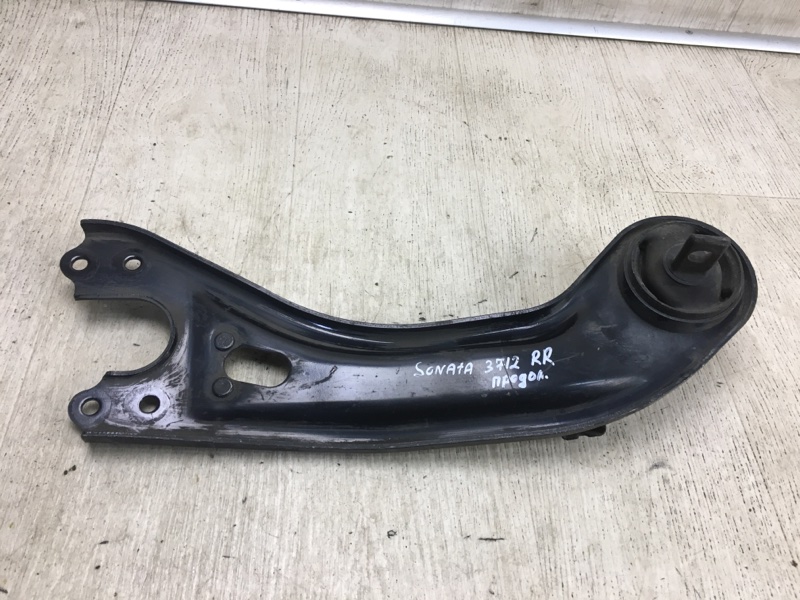 Рычаг задней подвески продольный правый SONATA YF 10-14 2012 YF 2.4 G4KK Рычаг задней подвески продольный правый SONATA YF 10-14 2012 YF 2.4 G4KK