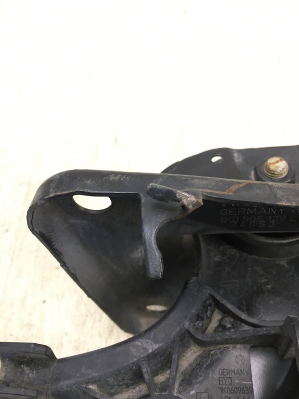 Рычаг задней подвески продольный левый PASSAT B7 11-15 2014 A32 1.8 CPRA