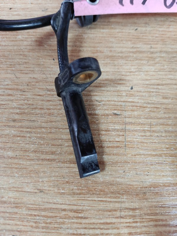 Датчик ABS передний левый INFINITI M35/M45 04-10