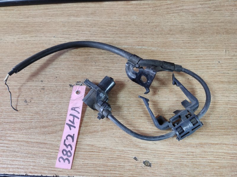 Датчик ABS передний левый CAMRY 30 02-06