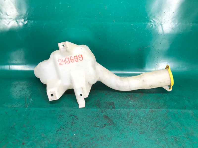 Бачок омывателя 300 04-10 2008 Седан 3.5 EGG