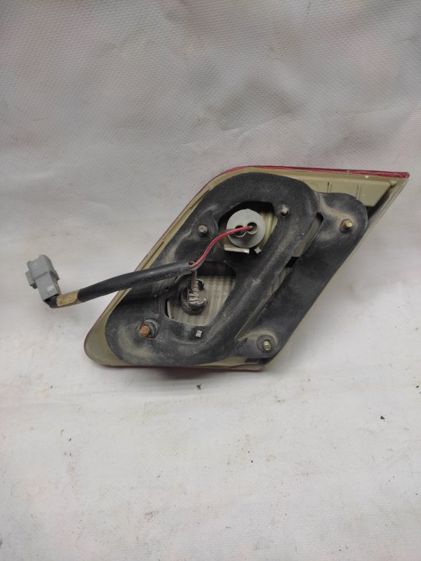 Фонарь внутренний задний левый CAMRY 40 06-11 ACV40 Фонарь внутренний задний левый CAMRY 40 06-11 ACV40