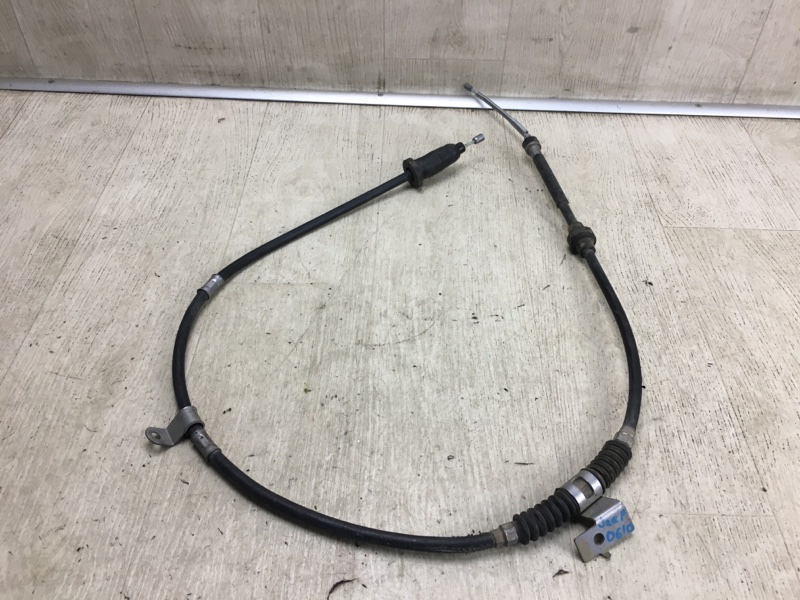 Запчасть трос стояночного тормоза задний левый JEEP PATRIOT 10-17 2014 MK74 2.0 ECN 5105138AD Б/У Трос стояночного тормоза задний левый JEEP PATRIOT 10-17 2014 MK74 2.0 ECN 5105138AD Б/У