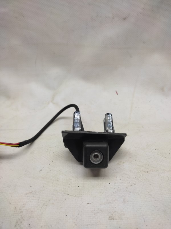 Камера заднего вида SUZUKI KIZASHI 09-14 2010 Седан 2.4 3997057L00 Б/У