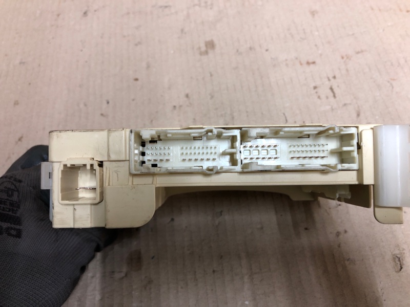 Блок предохранителей салон RX350/450 09-15 2012 GGL10L 3.5 2GR-FE Блок предохранителей салон RX350/450 09-15 2012 GGL10L 3.5 2GR-FE