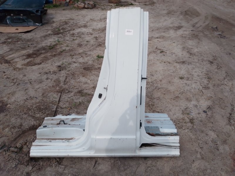 Стойка кузова средняя левая NISSAN NV200 USA 13- M20X G6033-3LMAB Б/У