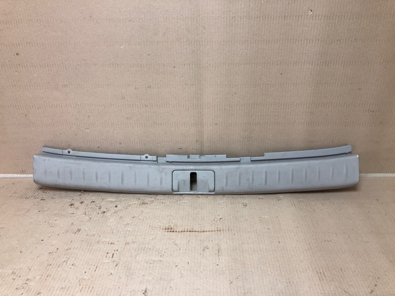 Накладка на порог багажника LEXUS RX350/450 09-15 2012 GGL10L 3.5 2GR-FE 58387-0E020-B0 Б/У