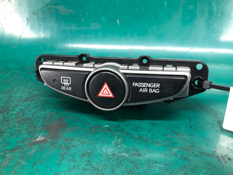 Кнопка аварийной сигнализации ACCENT RB 10- 2015 Хетчбек 1.6