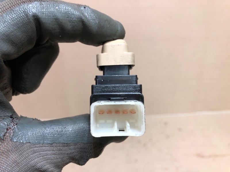 Кнопка обогрева сидений задняя правая SONATA YF 10-14 2013 YF 2.4 G4KK