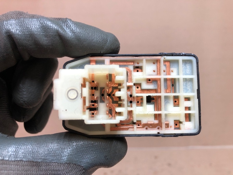 Блок управления зеркалами HYUNDAI SONATA YF 10-14 YF 2.4 G4KK