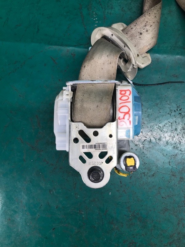 Ремень безопасности правый FORTE/CERATO TD 08-13 2012 Седан G4KD 2.0L Ремень безопасности правый FORTE/CERATO TD 08-13 2012 Седан G4KD 2.0L