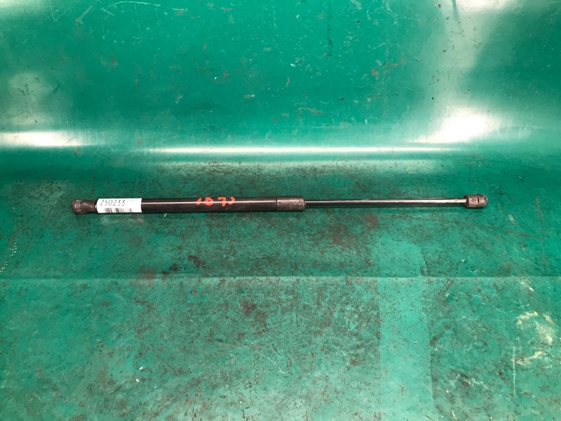 Амортизатор крышки багажника FORD FIESTA 08-17 2013 Хэтчбек 1.6 XDEZ BE8Z-58406A10-A Б/У