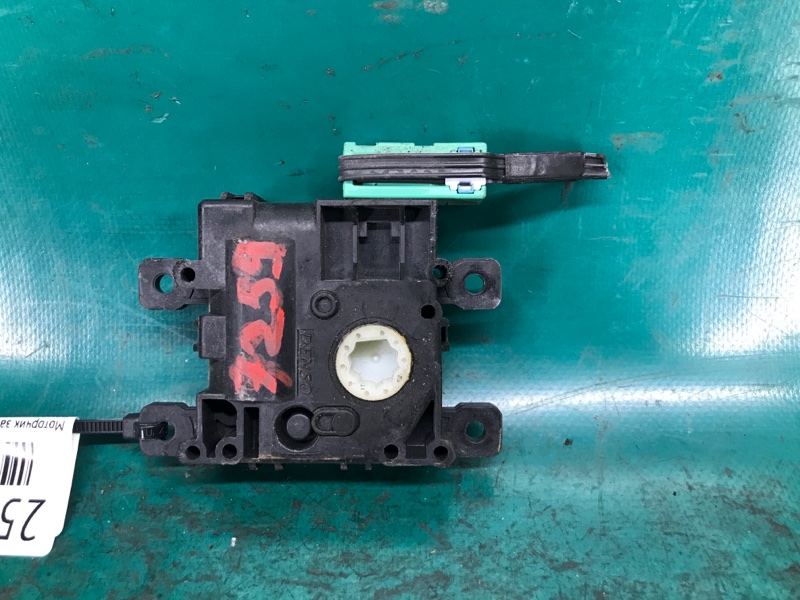 Запчасть моторчик заслонки печки TOYOTA PRIUS 16- 2016 Хэтчбек 1.8 2ZRFXE 87106-48240 Б/У Моторчик заслонки печки TOYOTA PRIUS 16- 2016 Хэтчбек 1.8 2ZRFXE 87106-48240 Б/У