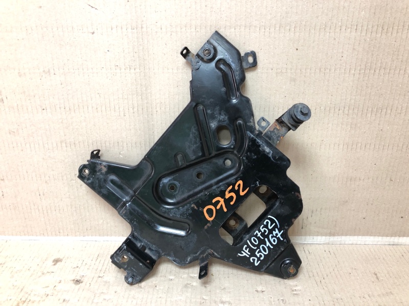 Кронштейн HYUNDAI SONATA YF 10-14 2013 YF 2.4 G4KK 36606-3D000 Б/У