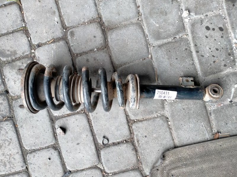 Запчасть амортизатор передний MITSUBISHI L200 06-14 MR992320 Б/У Амортизатор передний MITSUBISHI L200 06-14 MR992320 Б/У