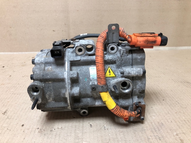 Компрессор кондиционера HYUNDAI SONATA YF 10-14 2013 YF 2.4 G4KK 97701-4U000 Б/У