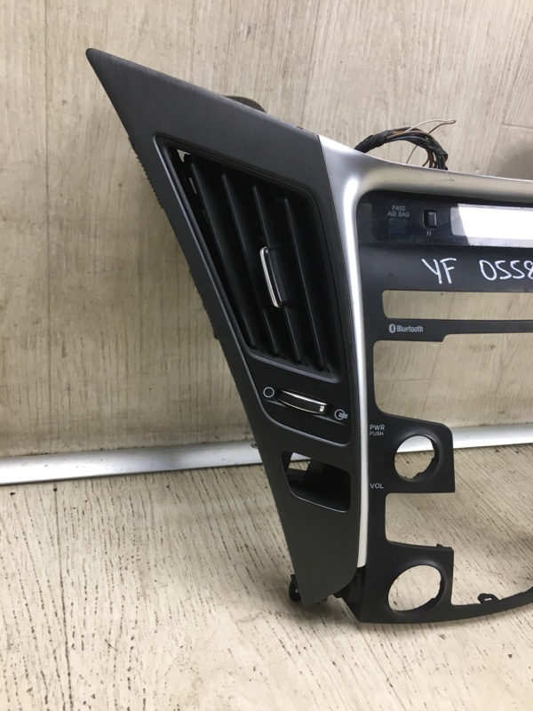 Накладка торпедо центр. SONATA YF 10-14 2013 YF 2.4 G4KJ Накладка торпедо центр. SONATA YF 10-14 2013 YF 2.4 G4KJ