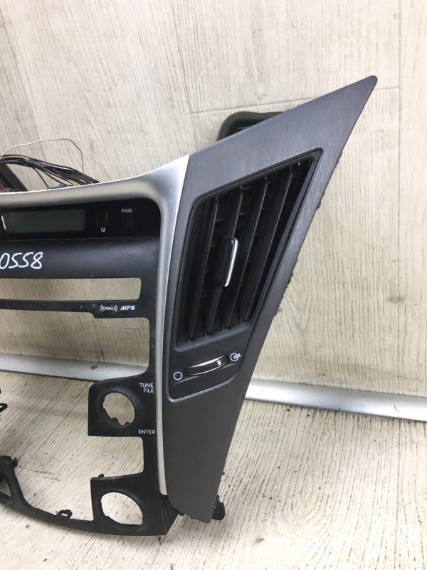 Накладка торпедо центр. SONATA YF 10-14 2013 YF 2.4 G4KJ Накладка торпедо центр. SONATA YF 10-14 2013 YF 2.4 G4KJ