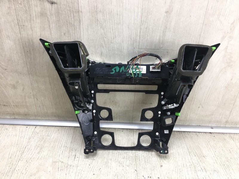 Накладка торпедо центр. SONATA YF 10-14 2013 YF 2.4 G4KJ Накладка торпедо центр. SONATA YF 10-14 2013 YF 2.4 G4KJ