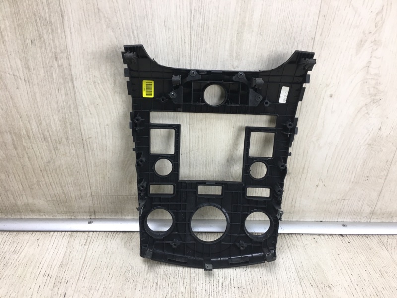 Накладка торпедо центр. FORTE/CERATO TD 08-13 2009 TD 2.0 G4KD