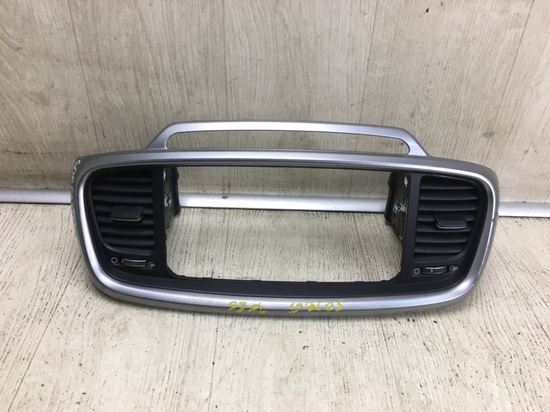 Накладка торпедо KIA SORENTO UM 14- 2015 UM 2.4 G4KJ 84740-C6000F55 Б/У