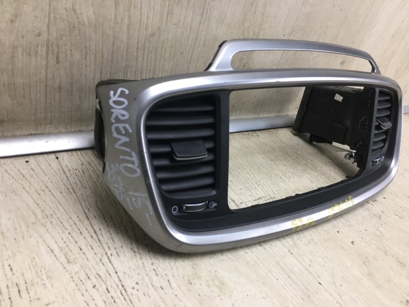 Накладка торпедо SORENTO UM 14- 2015 UM 2.4 G4KJ