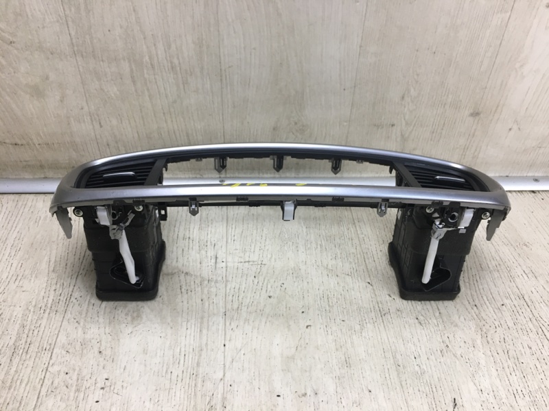 Накладка торпедо SORENTO UM 14- 2015 UM 2.4 G4KJ