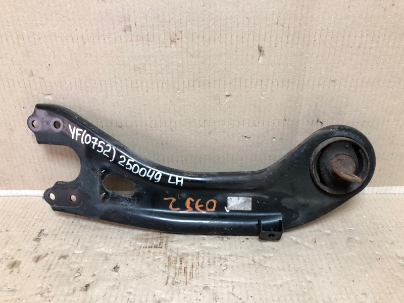 Рычаг задней подвески продольный левый HYUNDAI SONATA YF 10-14 2013 YF 2.4 G4KK 55270-3S000 Б/У