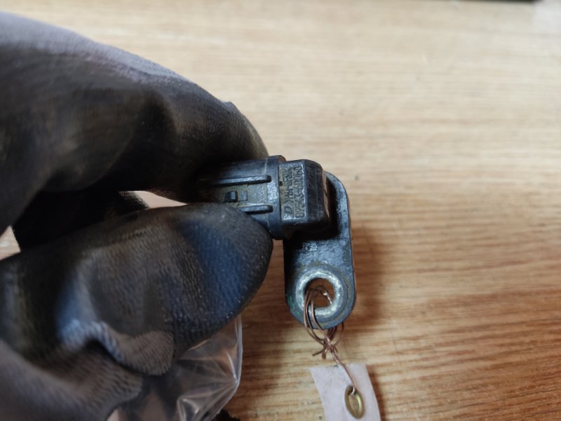 Датчик ABS задний TOYOTA COROLLA 120 00-07