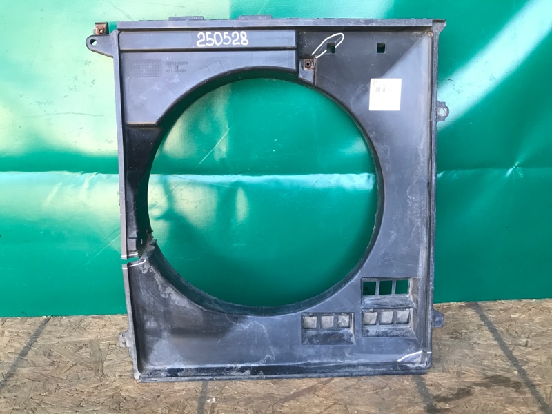 Запчасть диффузор вентилятора основного радиатора TOYOTA LAND CRUISER PRADO 150 09-17 2010 Внедорожник 3.0 1KDFTV 16711-30070 Б/У Диффузор вентилятора основного радиатора TOYOTA LAND CRUISER PRADO 150 09-17 2010 Внедорожник 3.0 1KDFTV 16711-30070 Б/У