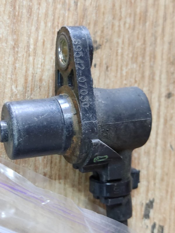 Датчик ABS передний правый TOYOTA CAMRY 40 06-11 GSV40 3.5 2GR-FE Датчик ABS передний правый TOYOTA CAMRY 40 06-11 GSV40 3.5 2GR-FE