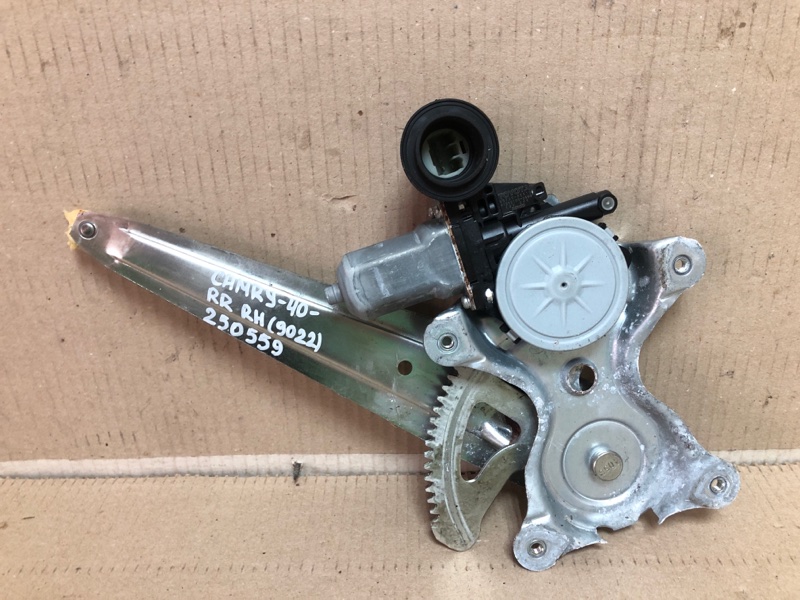Стеклоподъемник задний правый TOYOTA CAMRY 40 06-11 2008 ACV40 2.4 2AZFE 69803-06110 Б/У