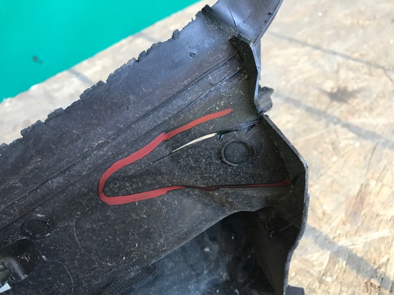 Пластик под лобовое стекло / Жабо GRAND CHEROKEE 11-22 2013 Внедорожник 5.7 Пластик под лобовое стекло / Жабо GRAND CHEROKEE 11-22 2013 Внедорожник 5.7