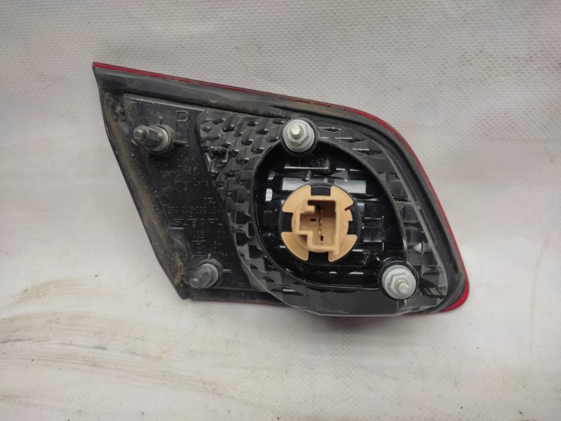 Фонарь внутренний задний правый SUBARU LEGACY 09-15 BM