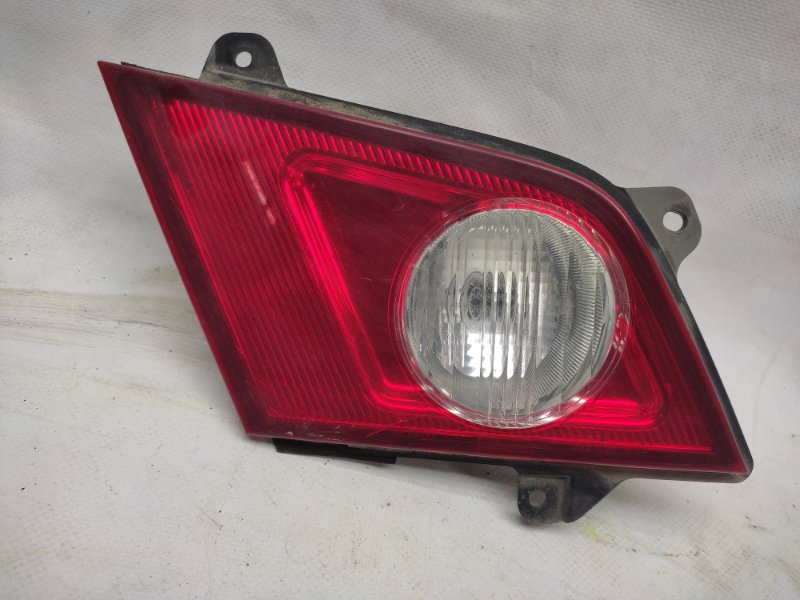 Фонарь внутренний задний левый INFINITI M35/M45 04-10 Б/У