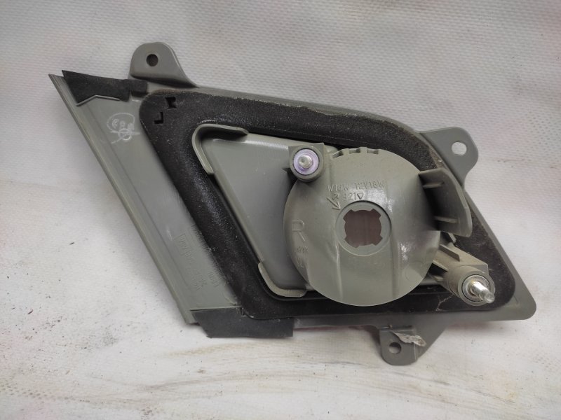 Фонарь внутренний задний правый M35/M45 04-10