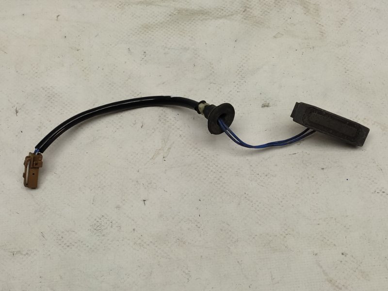 Кнопка открывания багажника наружная INFINITI M35/M45 04-10 Б/У