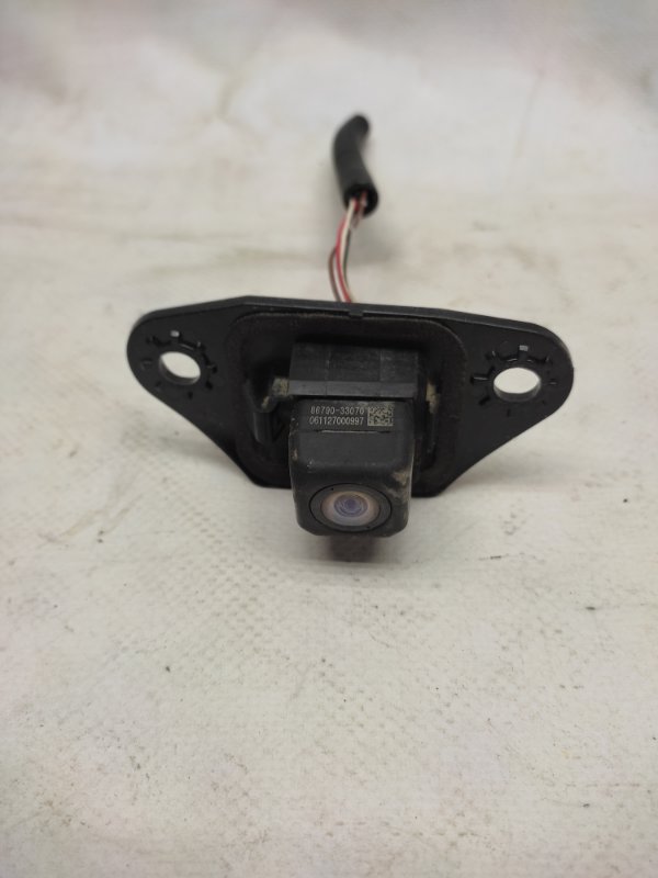 Запчасть камера заднего вида TOYOTA CAMRY 50 12-15 Б/У Камера заднего вида TOYOTA CAMRY 50 12-15 Б/У