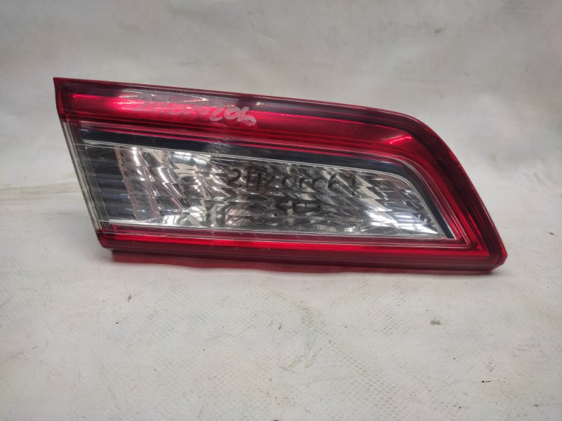 Запчасть фонарь внутренний задний левый TOYOTA CAMRY 50 12-15 81590-06380 Б/У Фонарь внутренний задний левый TOYOTA CAMRY 50 12-15 81590-06380 Б/У
