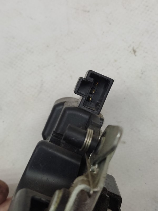 Замок крышки багажника M35/M45 04-10