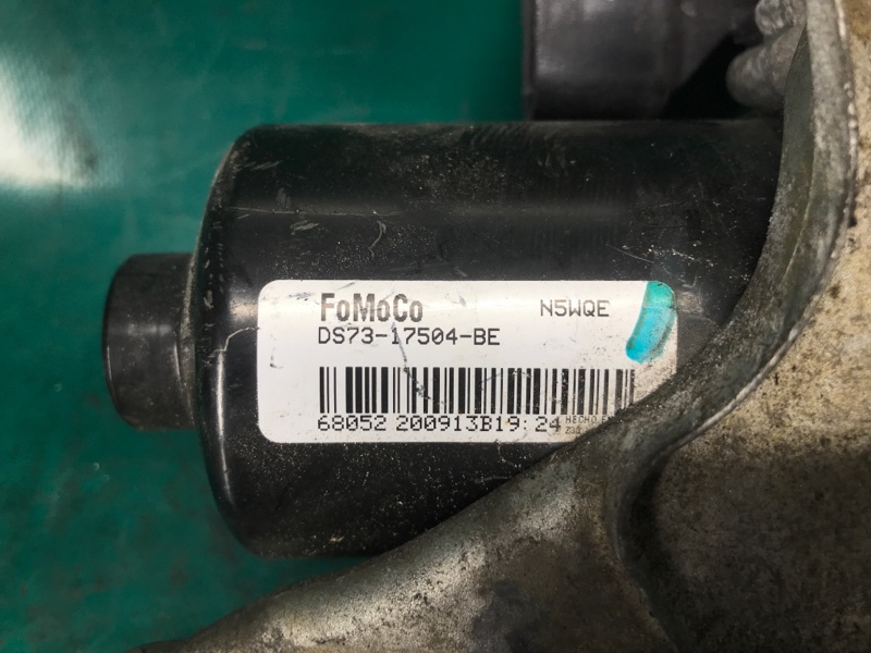 Моторчик стеклоочистителя передний правый FUSION 14- 2014 Седан 2.5 Моторчик стеклоочистителя передний правый FUSION 14- 2014 Седан 2.5