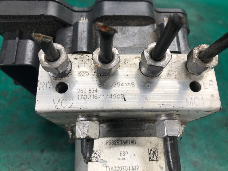 Блок ABS CHEROKEE 14- 2017 Внедорожник 2.4 Блок ABS CHEROKEE 14- 2017 Внедорожник 2.4