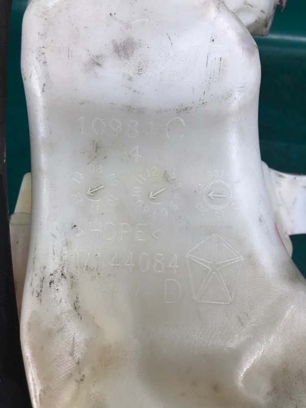 Бачок расширительный GRAND CHEROKEE 11-22 2013 Внедорожник 5.7 Бачок расширительный GRAND CHEROKEE 11-22 2013 Внедорожник 5.7