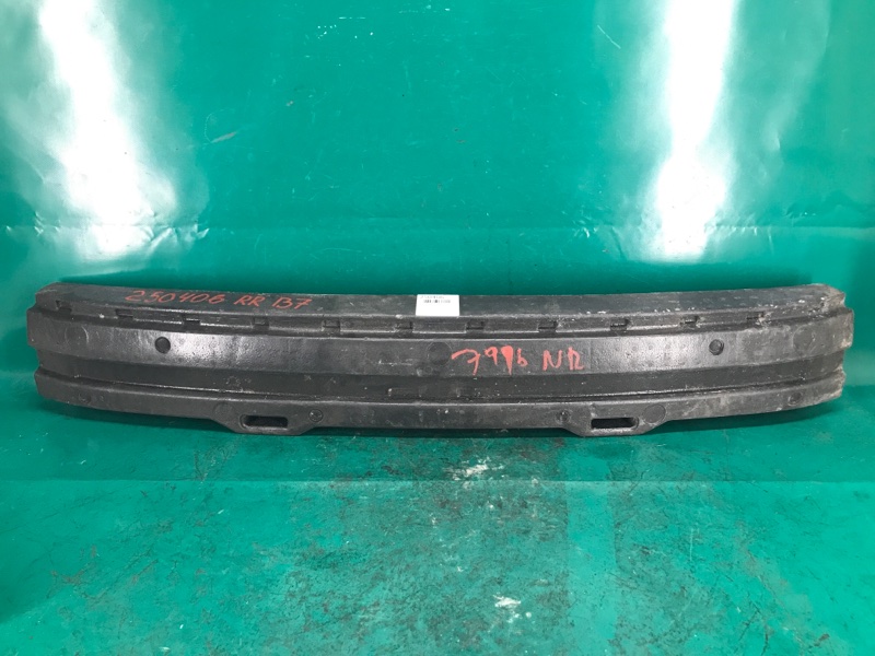 Наполнитель бампера задний VOLKSWAGEN PASSAT B7 11-15 2014 Седан 2.5 CBUA 561 807 251 Б/У