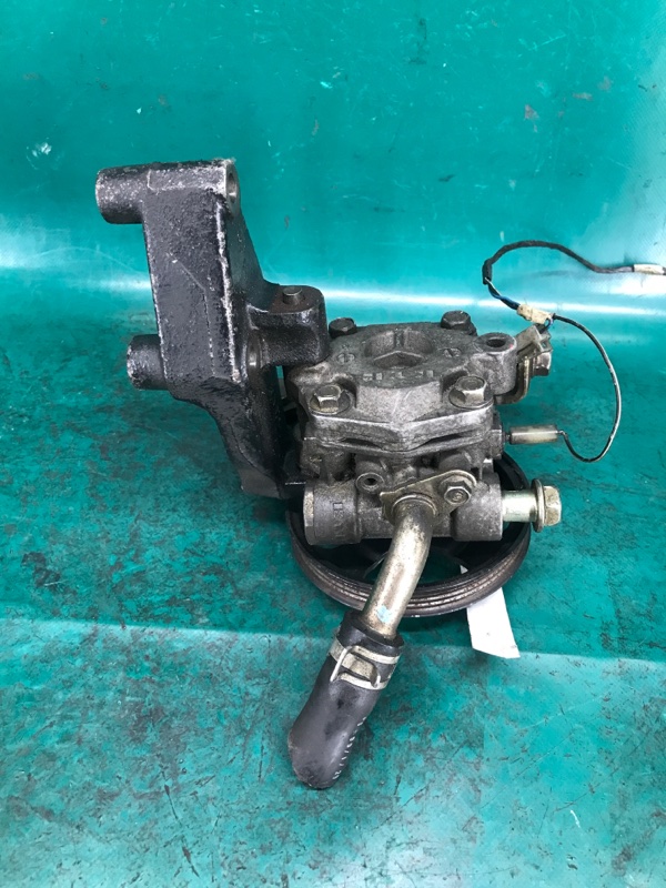 Насос ГУР 323 BJ 98-2003