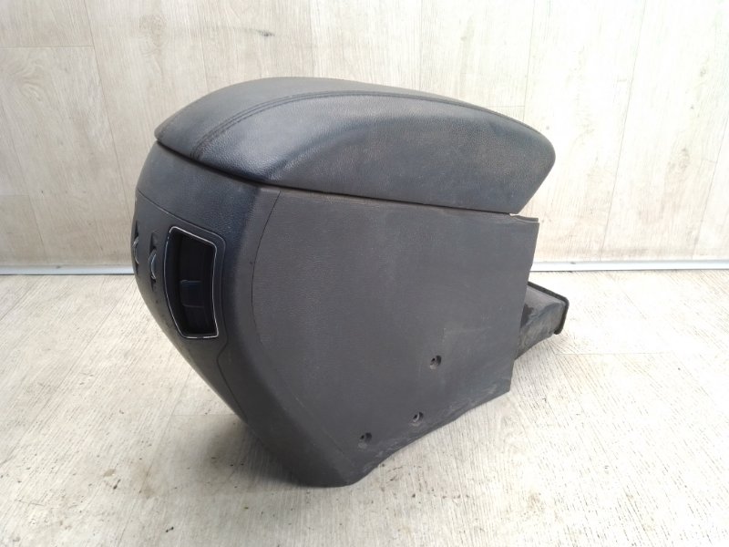 Запчасть подлокотник HYUNDAI SONATA YF 10-14 2012 YF 2.4 G4KK 84660-3S100HZ Б/У Подлокотник HYUNDAI SONATA YF 10-14 2012 YF 2.4 G4KK 84660-3S100HZ Б/У