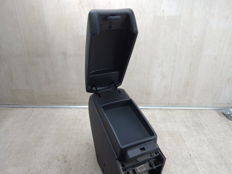 Подлокотник SONATA YF 10-14 2012 YF 2.4 G4KK Подлокотник SONATA YF 10-14 2012 YF 2.4 G4KK