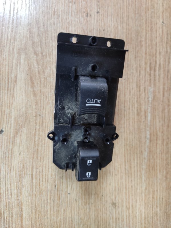 Кнопка стеклоподъемника передняя правая ACURA ILX 16-19 2016 Седан 2.4 35760-TX6-A11 Б/У