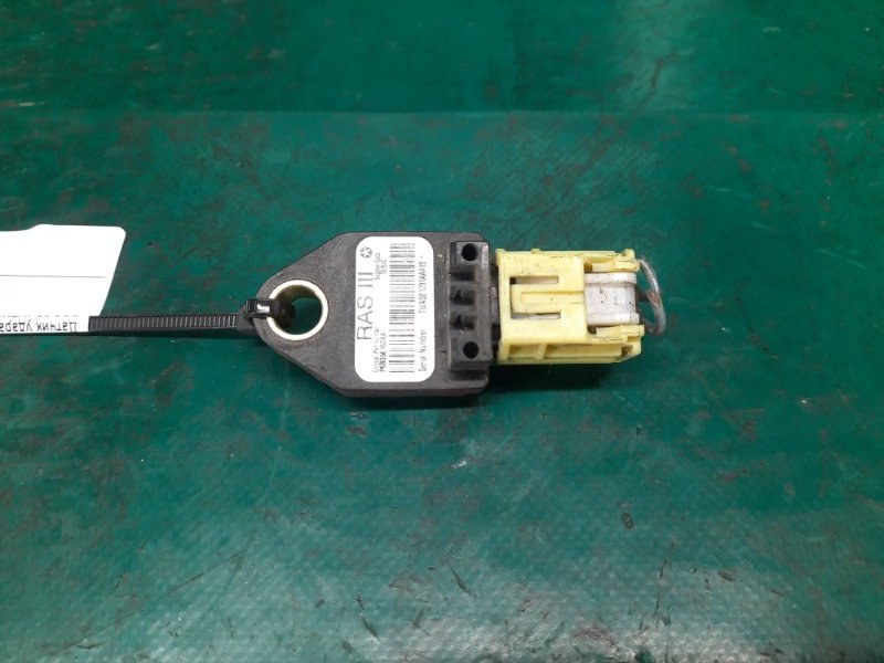 Датчик удара передний левый DODGE AVENGER 07-14 2011 JS 3.6 ERB 68056162AA Б/У